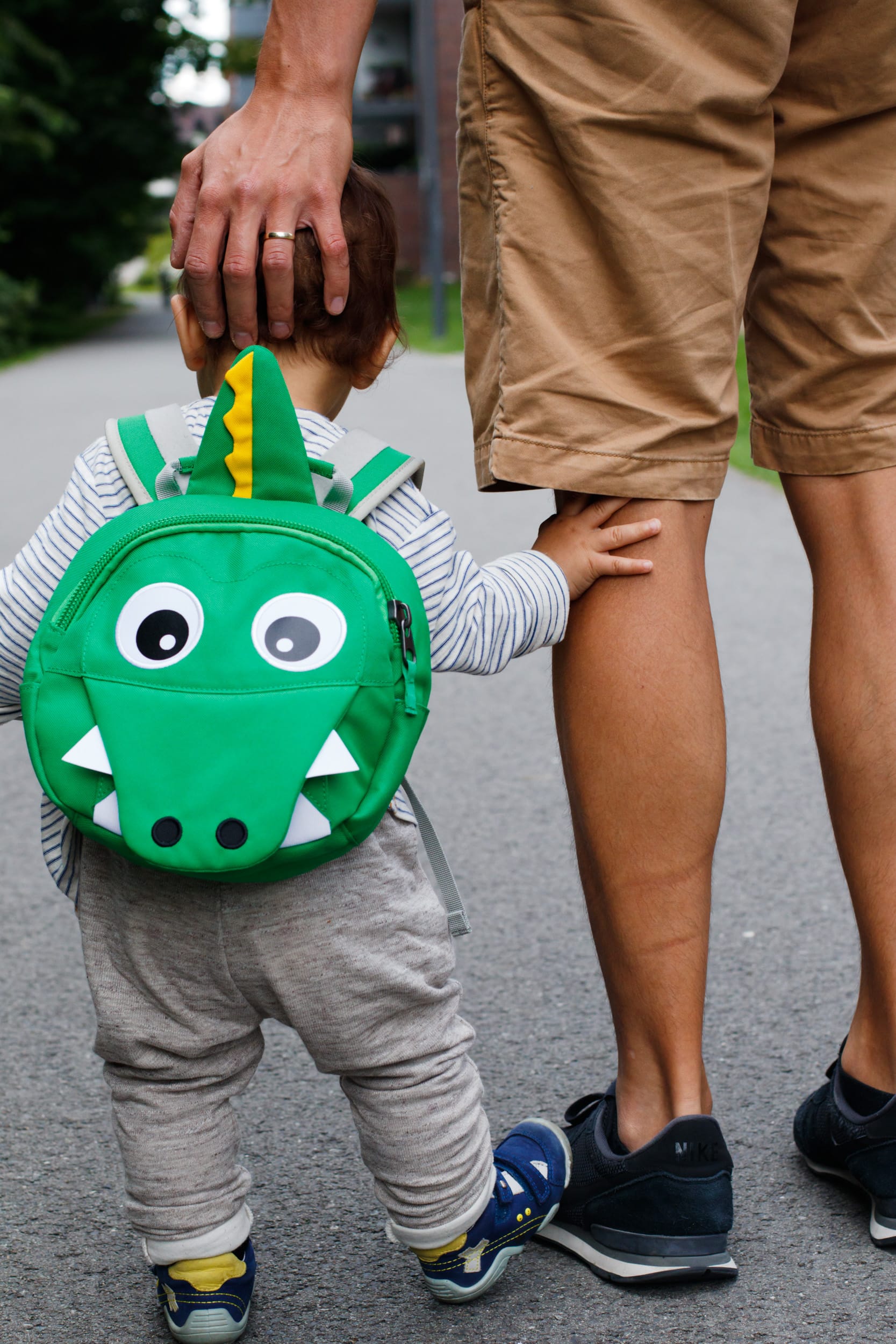 Affenzahn Kindergartenrucksack | Kai Krokodil | KiTa Kind | Papa und Sohn | ivy.li