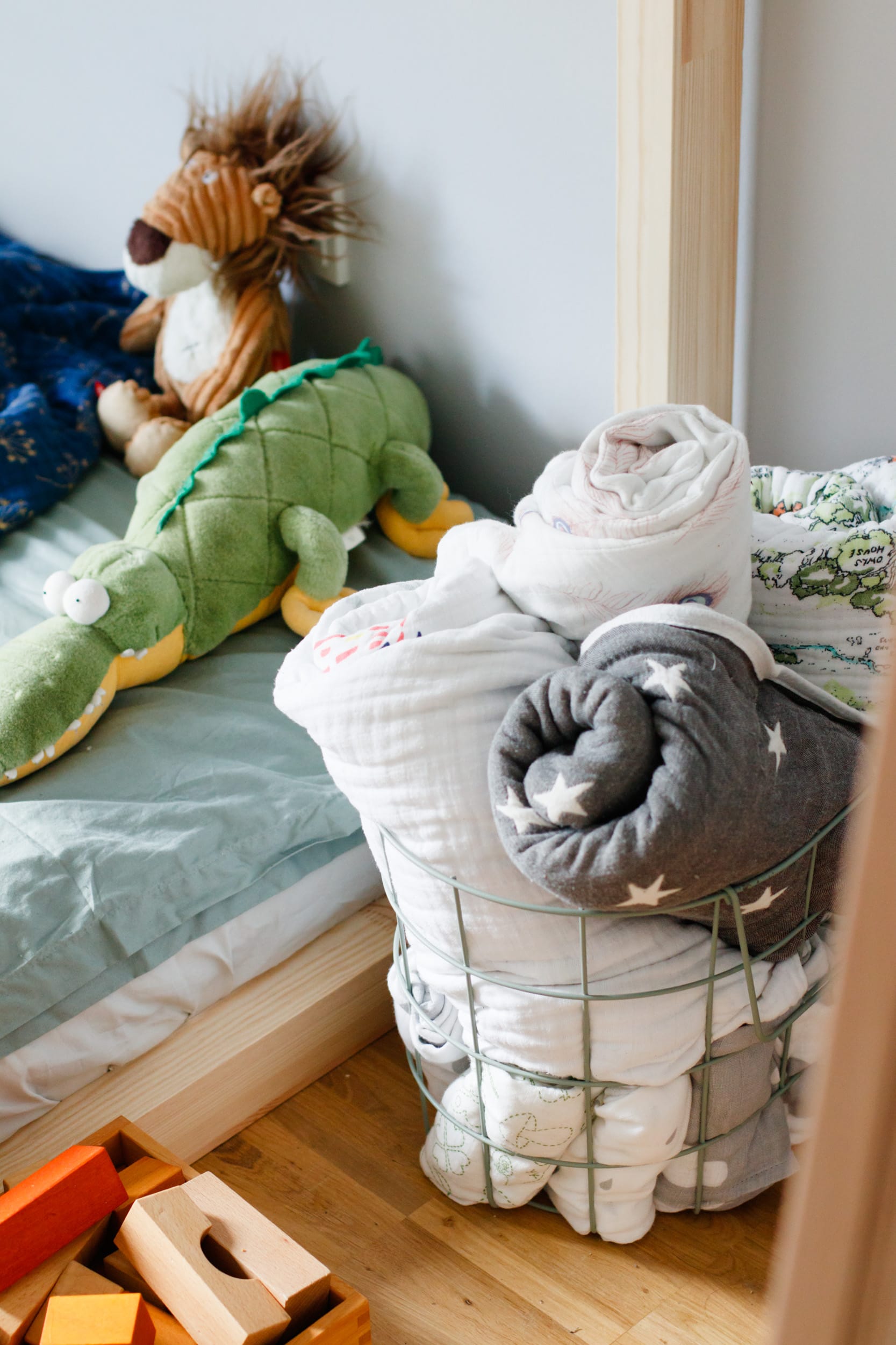 Hausbett Fur Kinder Floor Bed Nach Maria Montessori