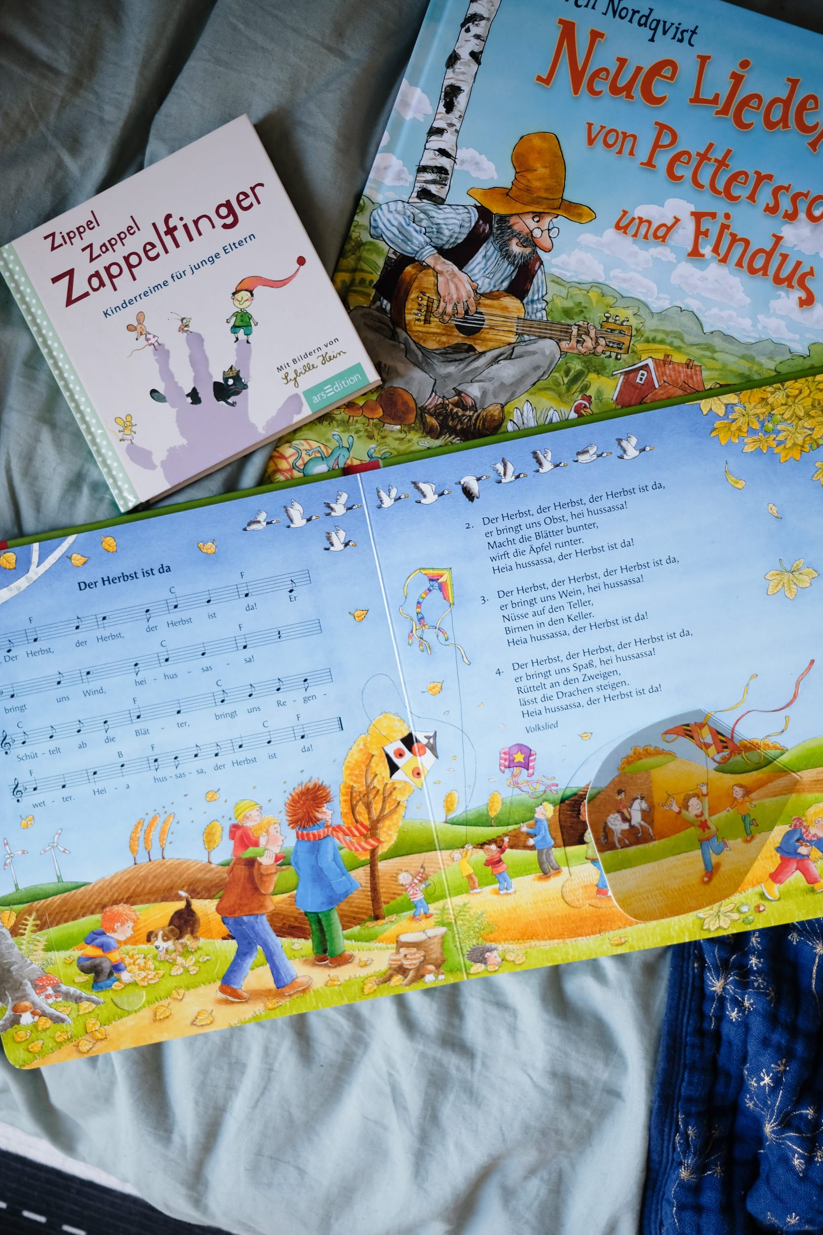 Musikinstrumente für Kleinkinder | Zuhause musizieren mit Kleinkindern und Babys | Liederbücher und Reime | ivy.li