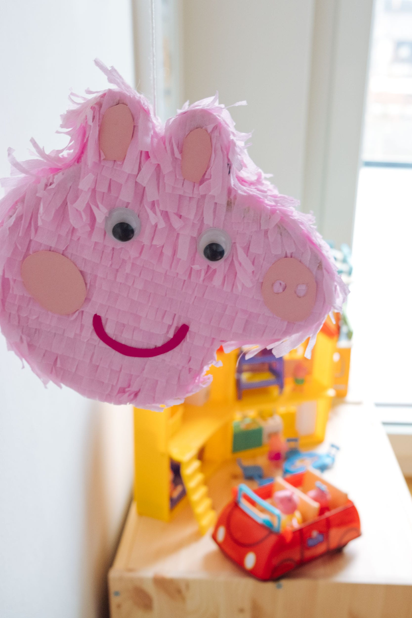Peppa Pig DIY Mini Piñata